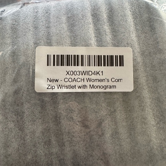Coach Zip Around Wristlet NWT - Picture 6 of 10